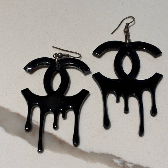 double CC Black Drip Earrings perfect for Halloween - Picture 1 of 9